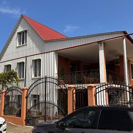Guest House Chexovi 24 科布列季 外观 照片